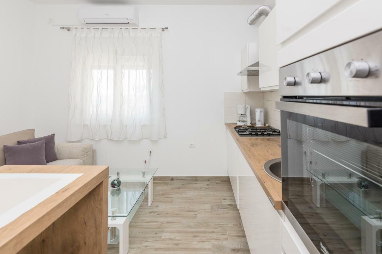 Apartmani Jadranka Starigrad Paklenica Exterior photo